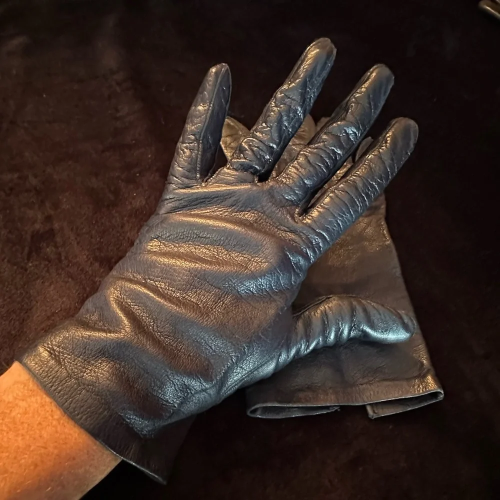 Vintage Soft Leather Kid Gloves from the 60’s. Small